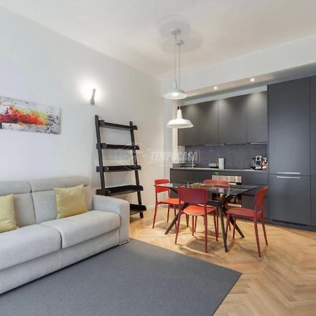 Milano: Incantevole Appartamento In Pieno Centro - Fancy Yellow Apartments Zewnętrze zdjęcie