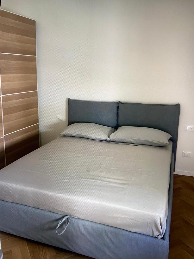 Milano: Incantevole Appartamento In Pieno Centro - Fancy Yellow Apartments Zewnętrze zdjęcie