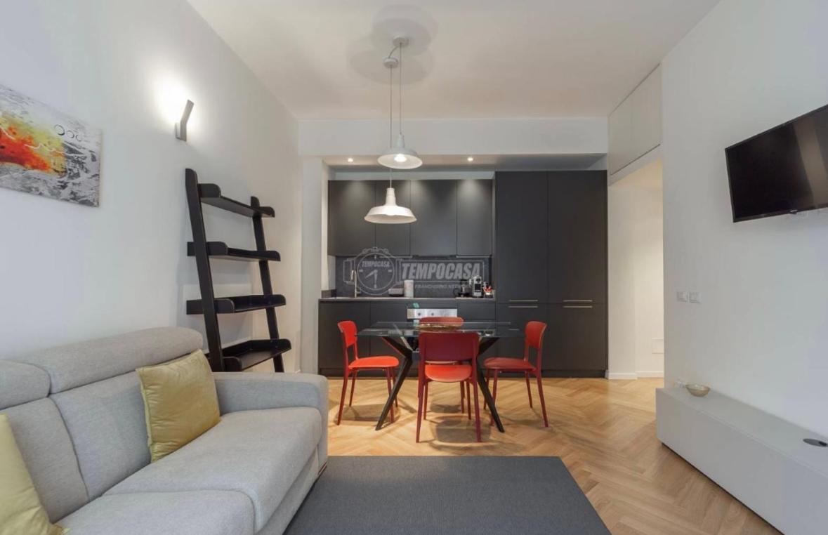 Milano: Incantevole Appartamento In Pieno Centro - Fancy Yellow Apartments Zewnętrze zdjęcie